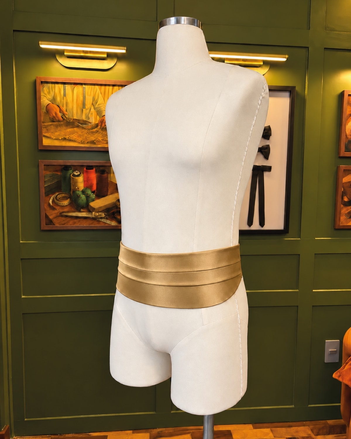 Cummerbund Cetim Dourado